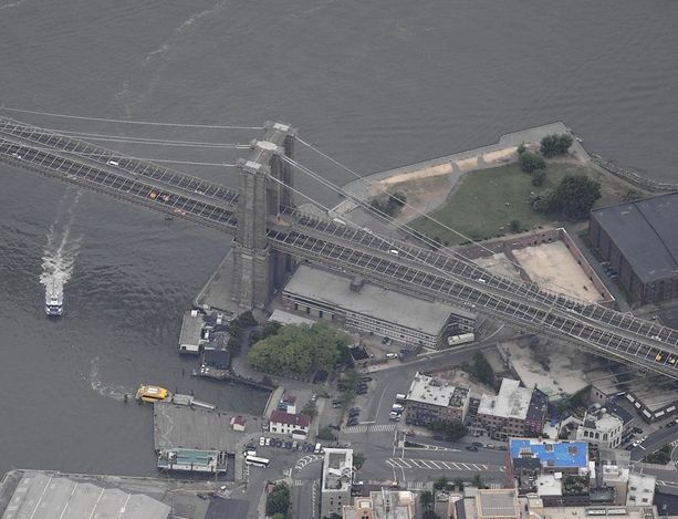 East River Bridge - Brooklyn Bridge: cote brooklyn - brooklyn bridge